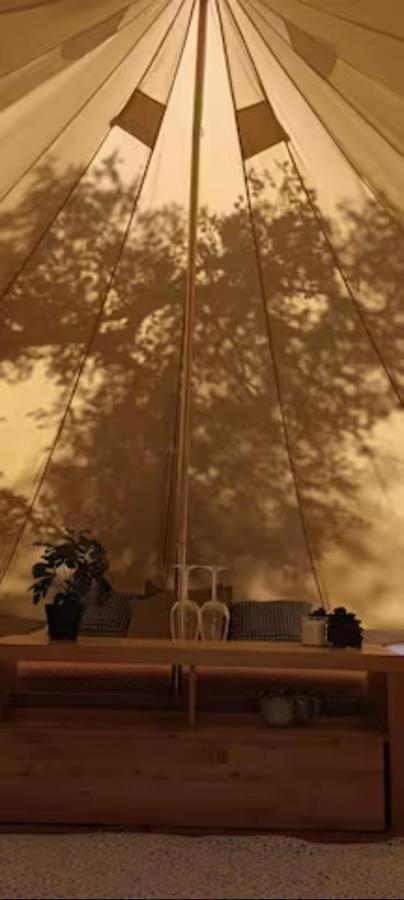Evasion En Pleine Nature, Tipi Insolite Et Jacuzzi Au Pont Du Gard ! Vers Pont du Gard Bagian luar foto