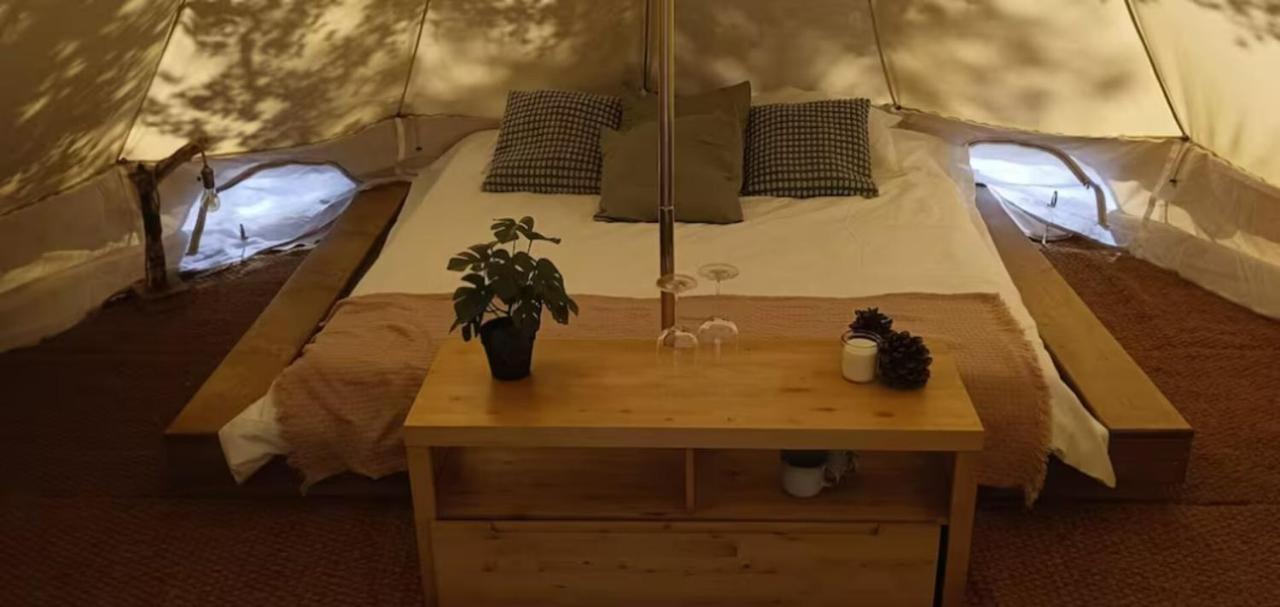 Evasion En Pleine Nature, Tipi Insolite Et Jacuzzi Au Pont Du Gard ! Vers Pont du Gard Bagian luar foto