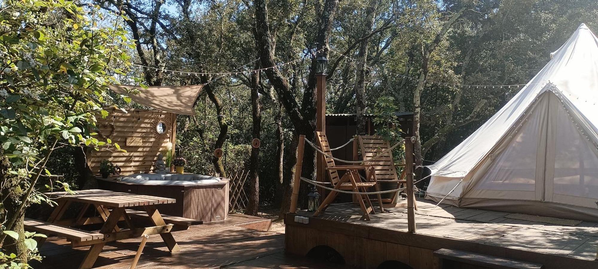 Evasion En Pleine Nature, Tipi Insolite Et Jacuzzi Au Pont Du Gard ! Vers Pont du Gard Bagian luar foto